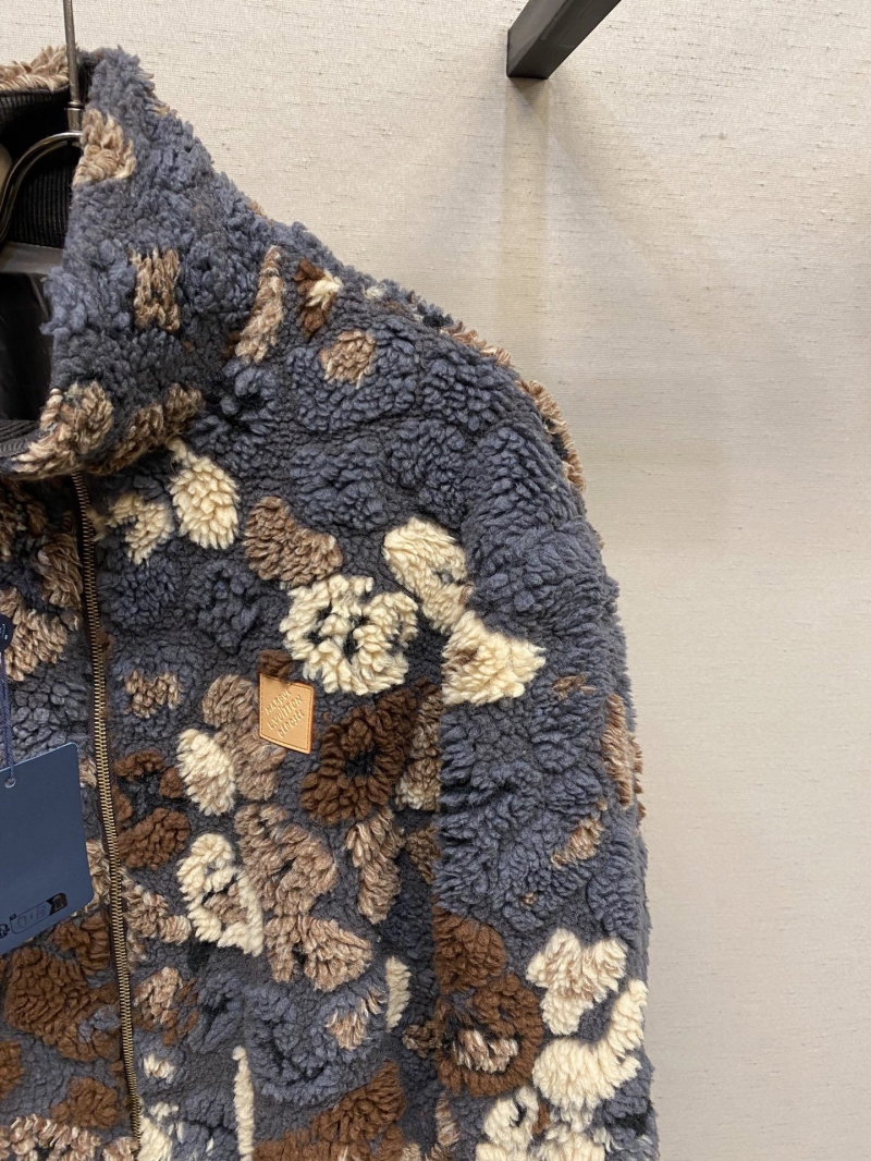 l0vis Vvtt0n outwear